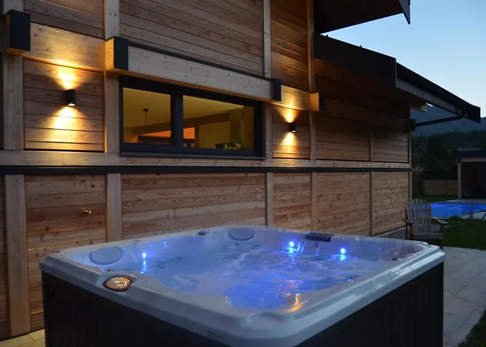 Alpesi faház Neuf, Jacuzzi, Piscine Privee Mai-sept, Petanque, Proche Paradiski