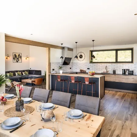 Chalet Neuf 10 Pers - Piscine, Jacuzzi & Vue