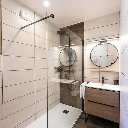 Neuf, Jacuzzi, Piscine Privée Mai-sept, Pétanque, Proche Paradiski La Plagne