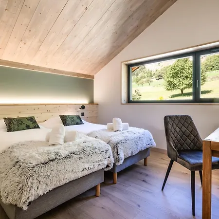 Chalet Neuf 10 Pers - Piscine, Jacuzzi & Vue