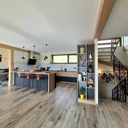 Chalet Neuf 10 Pers - Piscine, Jacuzzi & Vue