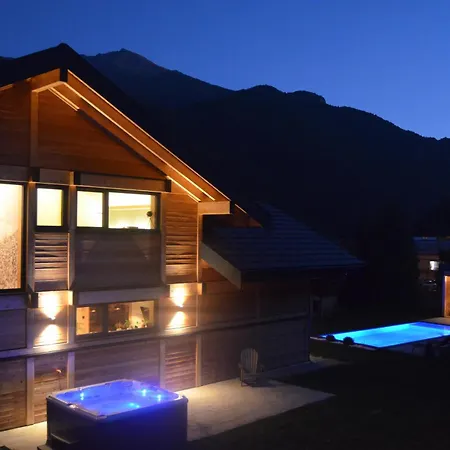 Chalet Neuf 10 Pers - Piscine, Jacuzzi & Vue Alpehytte