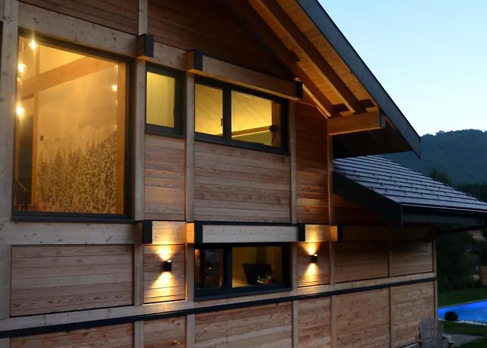 Chalet Neuf, Jacuzzi, Piscine Privee Mai-sept, Petanque, Proche Paradiski *