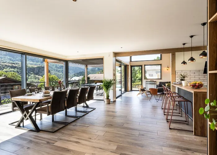 Chalet Neuf, Jacuzzi, Piscine Privee Mai-sept, Petanque, Proche Paradiski La Plagne