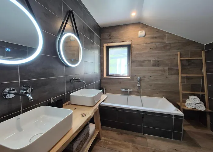 Neuf, Jacuzzi, Piscine Privee Mai-sept, Petanque, Proche Paradiski La Plagne