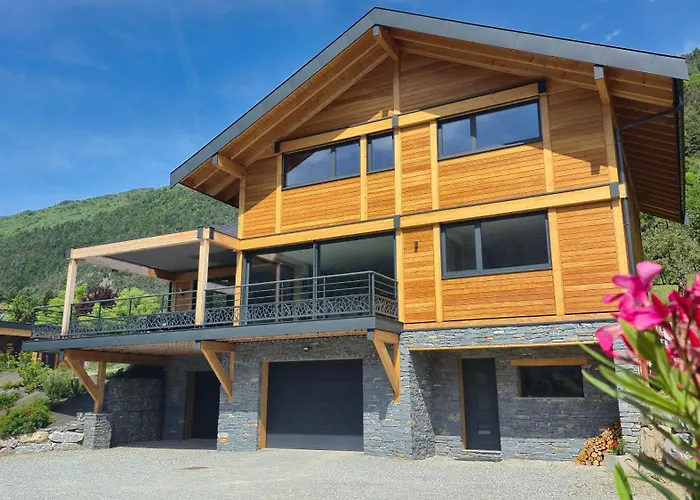 Chalet Neuf, Jacuzzi, Piscine Privee Mai-sept, Petanque, Proche Paradiski